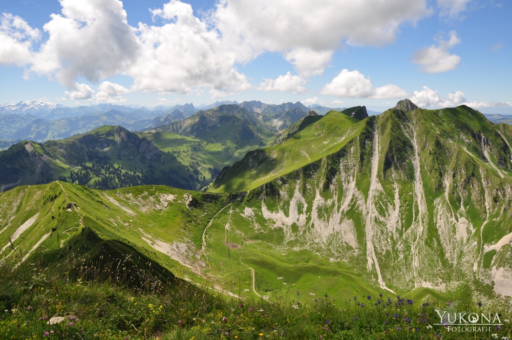 Ausblick vom Gantrisch gen Bürglen