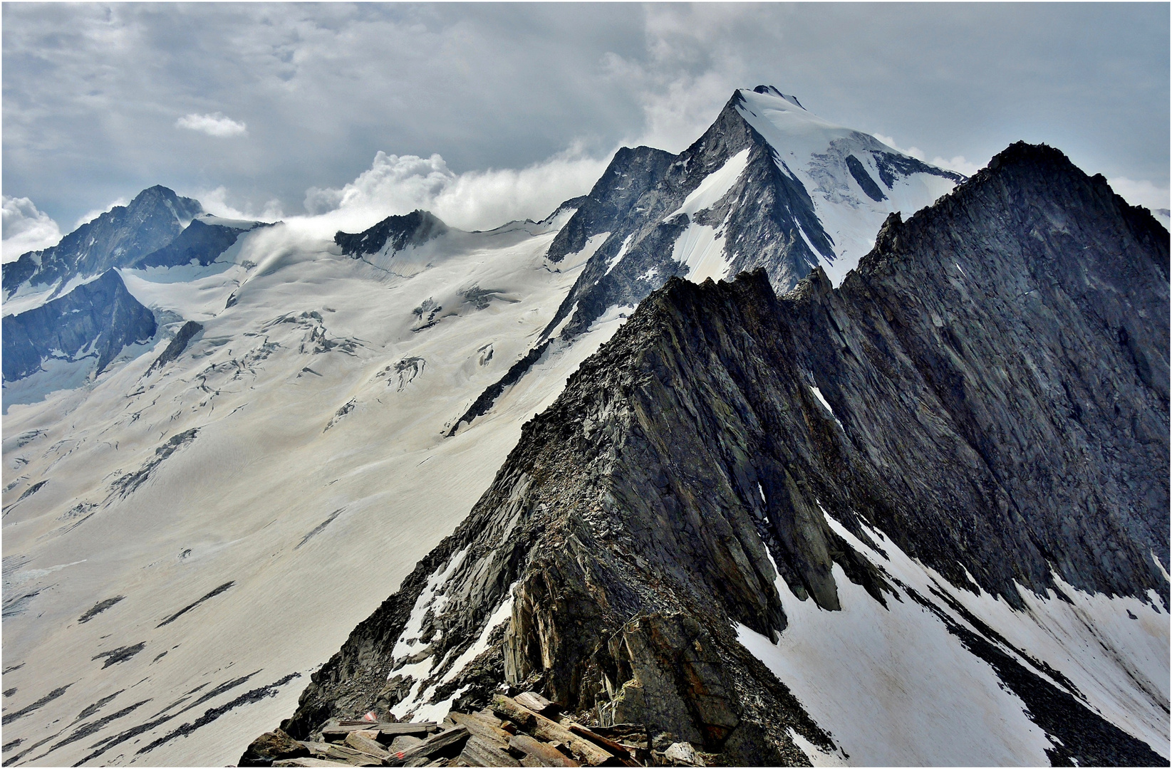 Ausblick vom Schönbichler Horn (3134 m) auf...