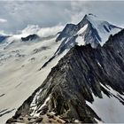 Ausblick vom Schönbichler Horn (3134 m) auf...