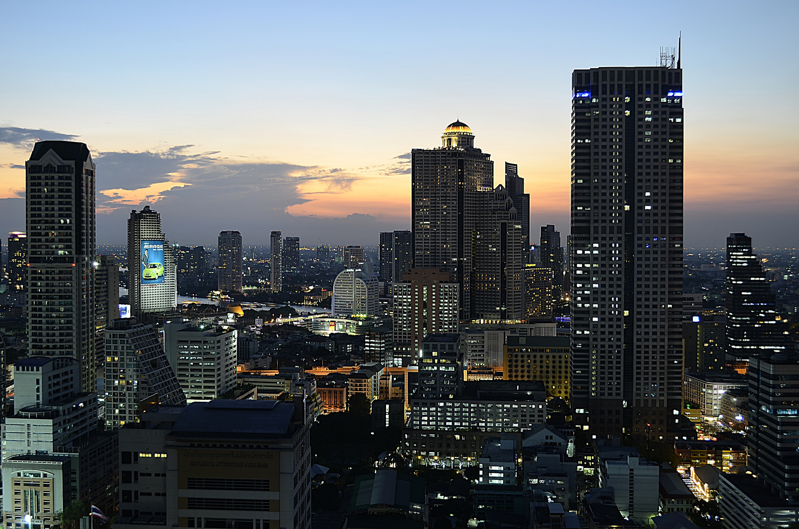 Ausblick vom -THE ADRESS - im Sathorn