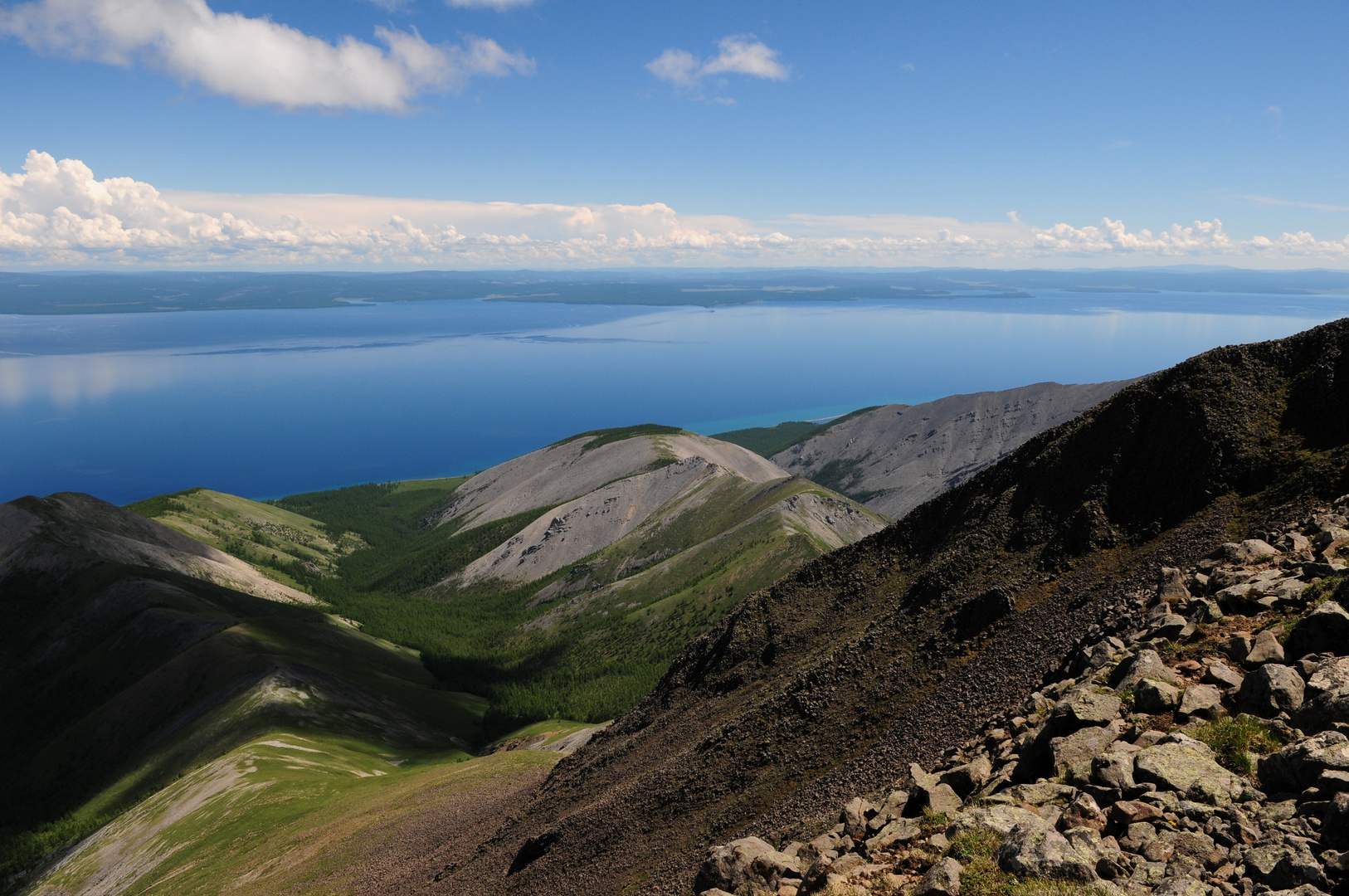 Ausblick vom Uran Dosh auf den Hövskgol-See