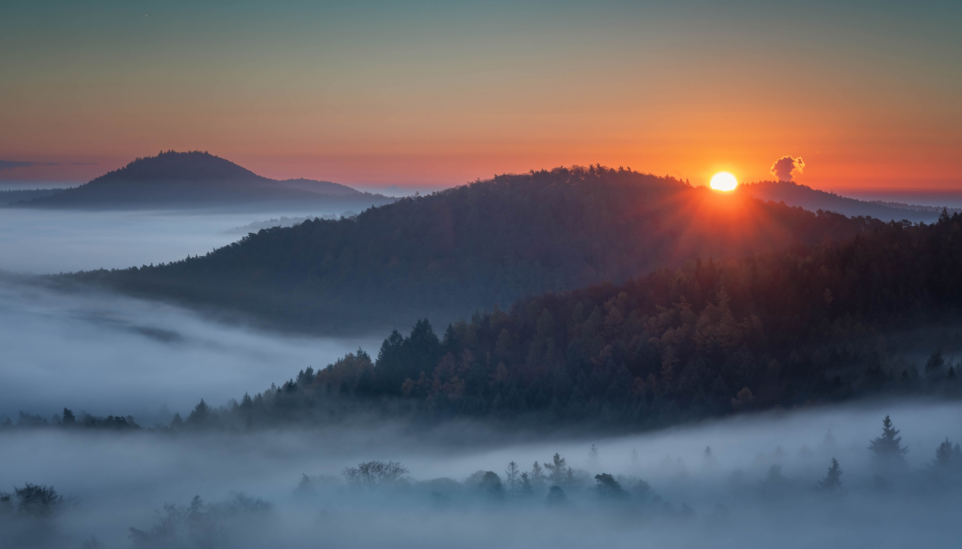 **Ausblick von der Burgruine Lindelbrunn**