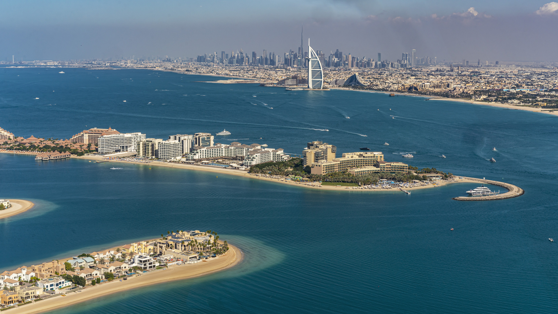 Ausblick von der Palme bis nach Downtown Dubai