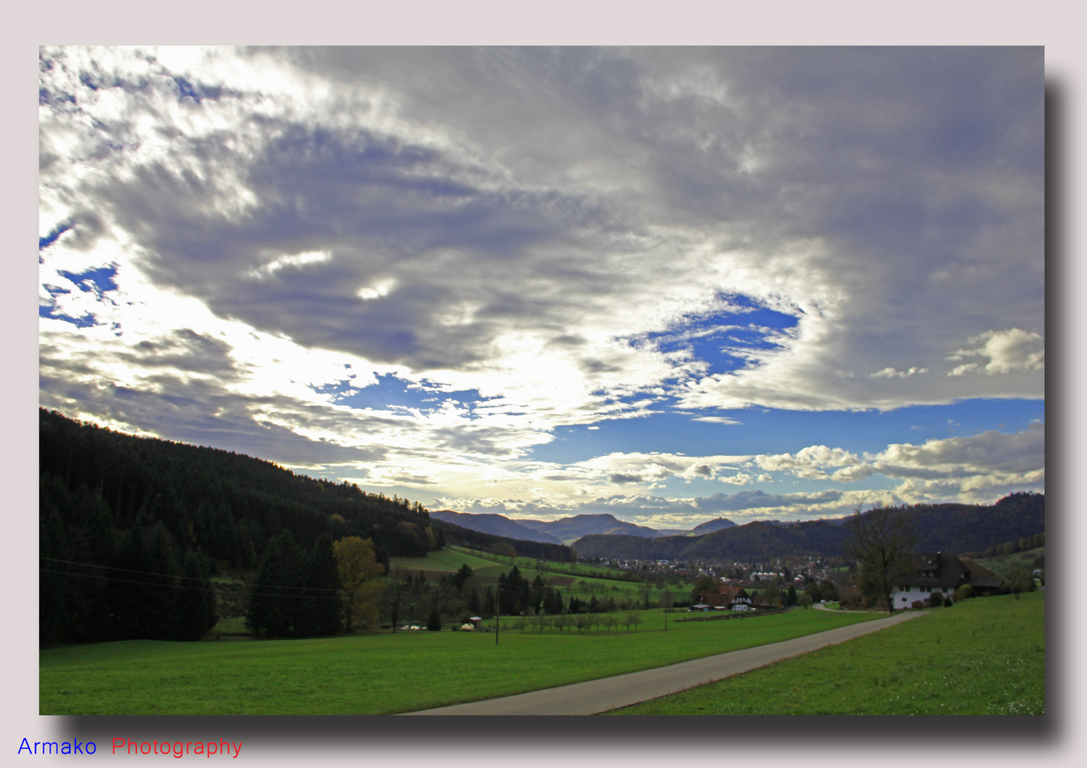 Ausblick von Unterharmersbach über Zell a.H. zur Burgruine Geroldseck