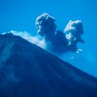 Ausbruch des Vulkan Arenal um 6 Uhr morgens, Gaswolke, Costa Rica