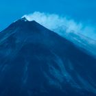 Ausbruch des Vulkan Arenal um 6 Uhr morgens, Gaswolken, Costa Rica