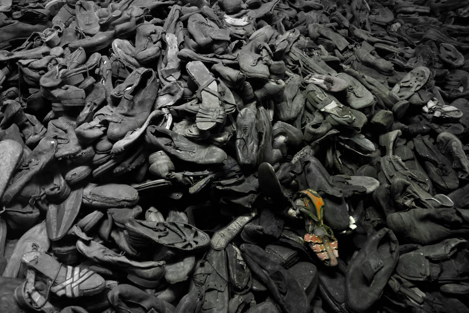 Auschwitz - Die roten Schuhe