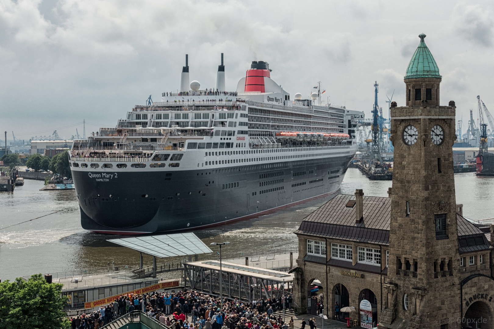 Ausdocken der Queen Mary 2 