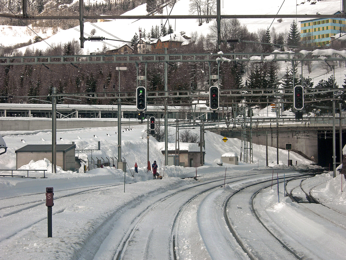 Ausfahrt aus Airolo, in den Gotthardtunnel