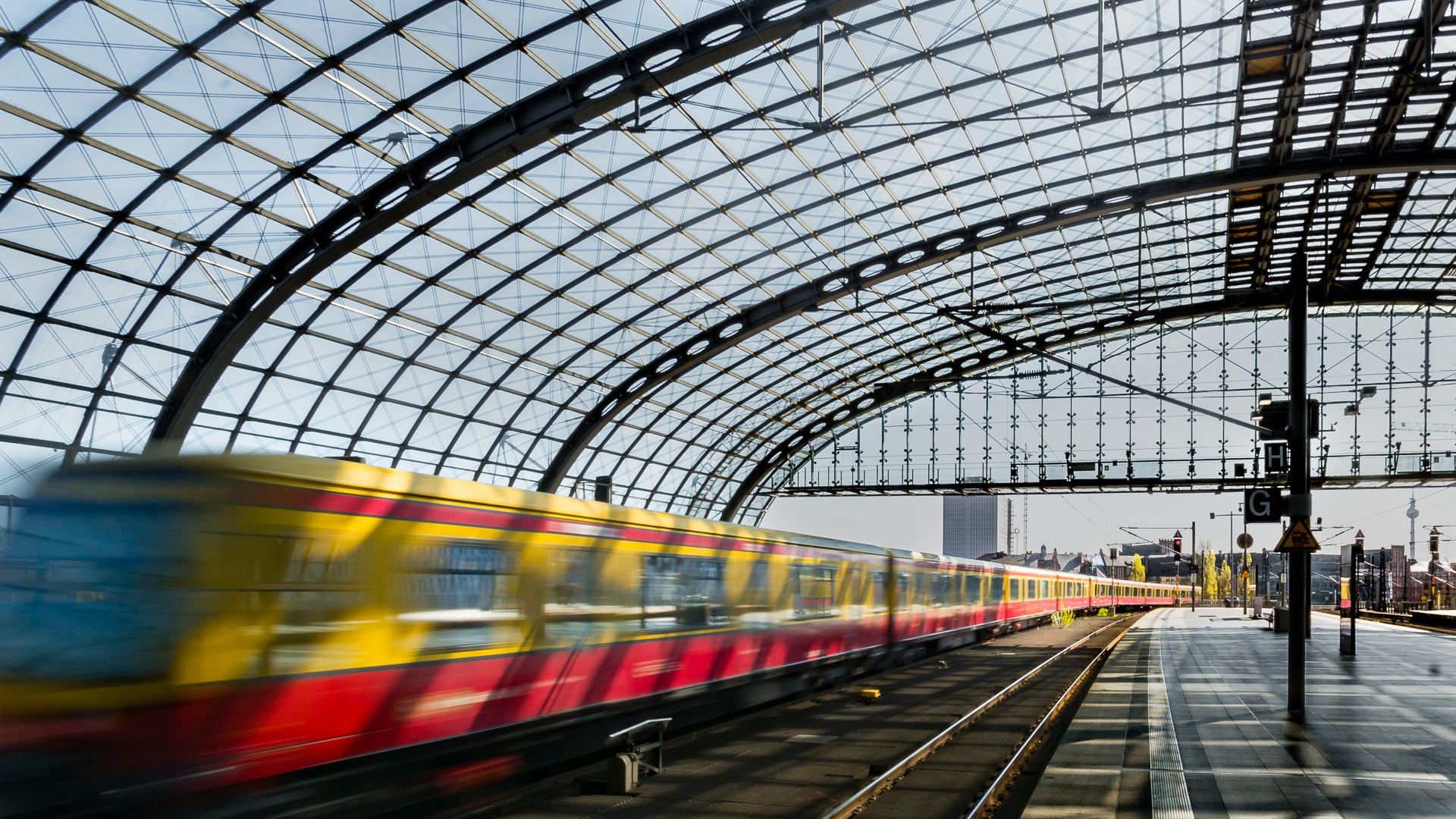 Ausfahrt aus dem Bahnhof