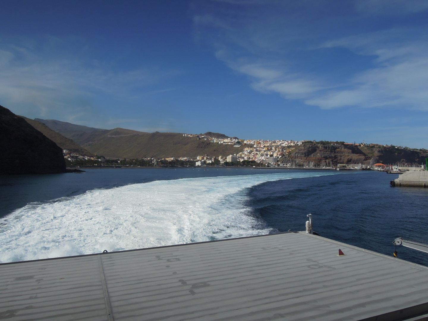 Ausfahrt aus dem Hafen San Sebastian ....