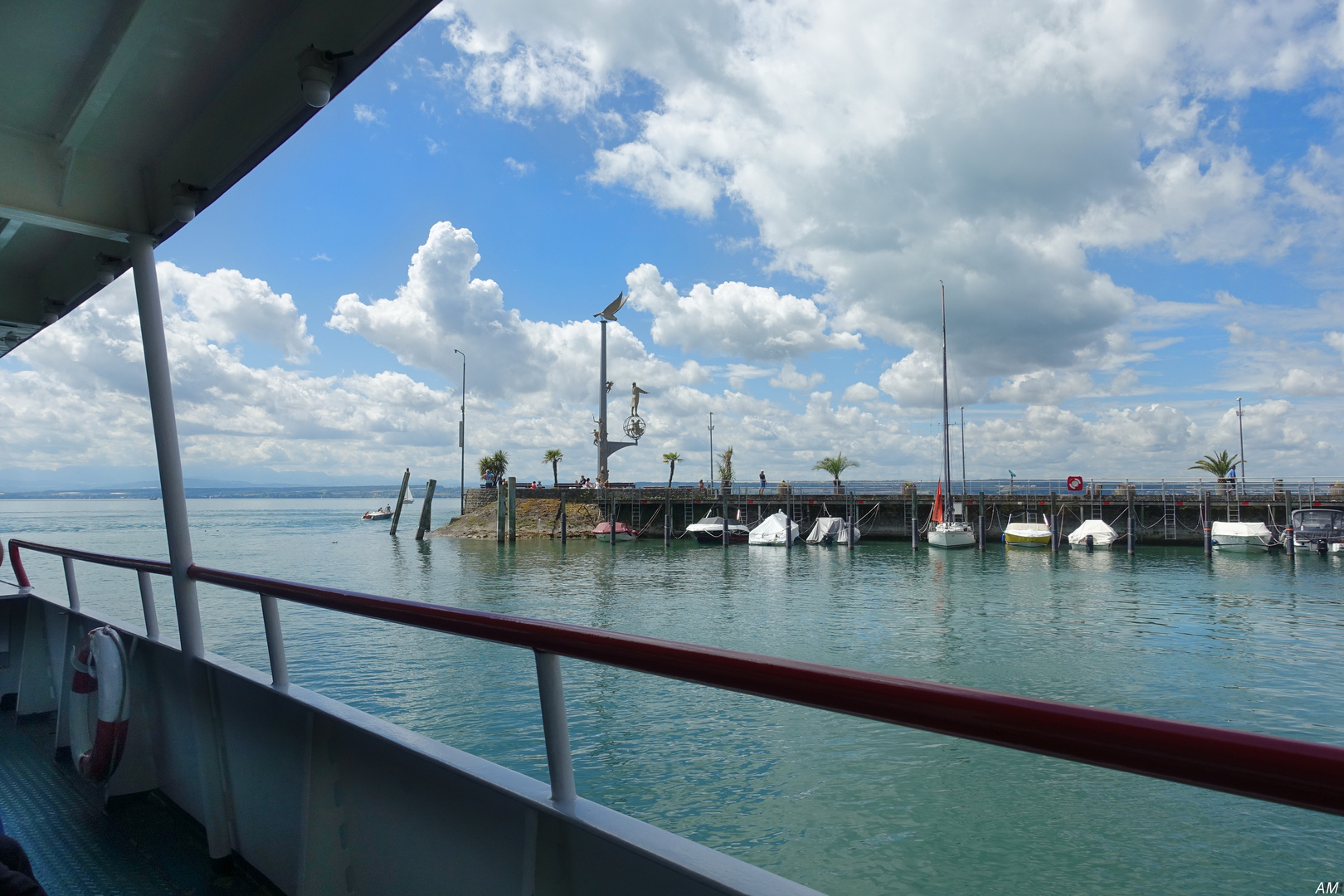 Ausfahrt aus dem Meersburger Hafen