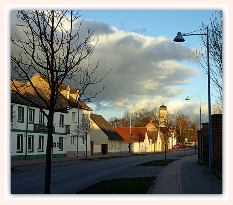 Ausfahrt Bernburg in der Abendsonne