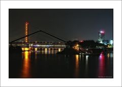 Ausfahrt Medienhafen Düsseldorf ...