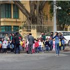 Ausflug einer Kindergartengruppe - auf dem Weg zum Ho Chi Minh-Denkmal