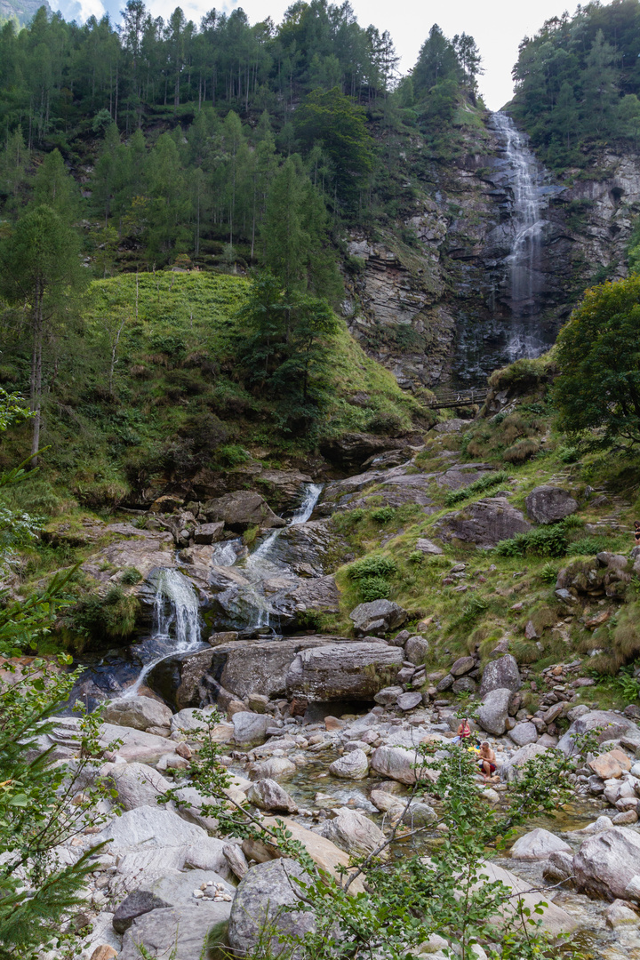 Ausflug ins Verzasca Tal nach Sonogno