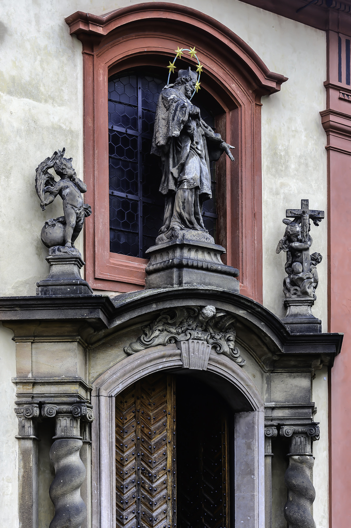 Ausgang der St.-Georgs-Basilika