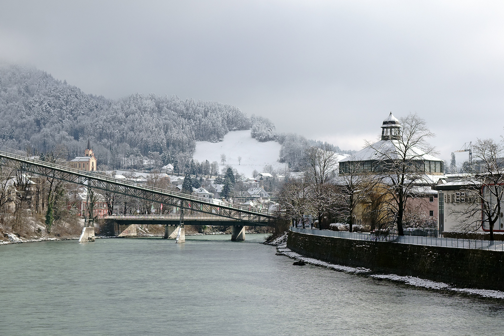 ...ausgedient  !!!  der Schnee ist gnädig und deckt vieles zu