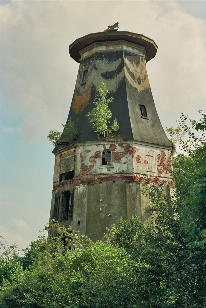 Ausgediente Windmühle