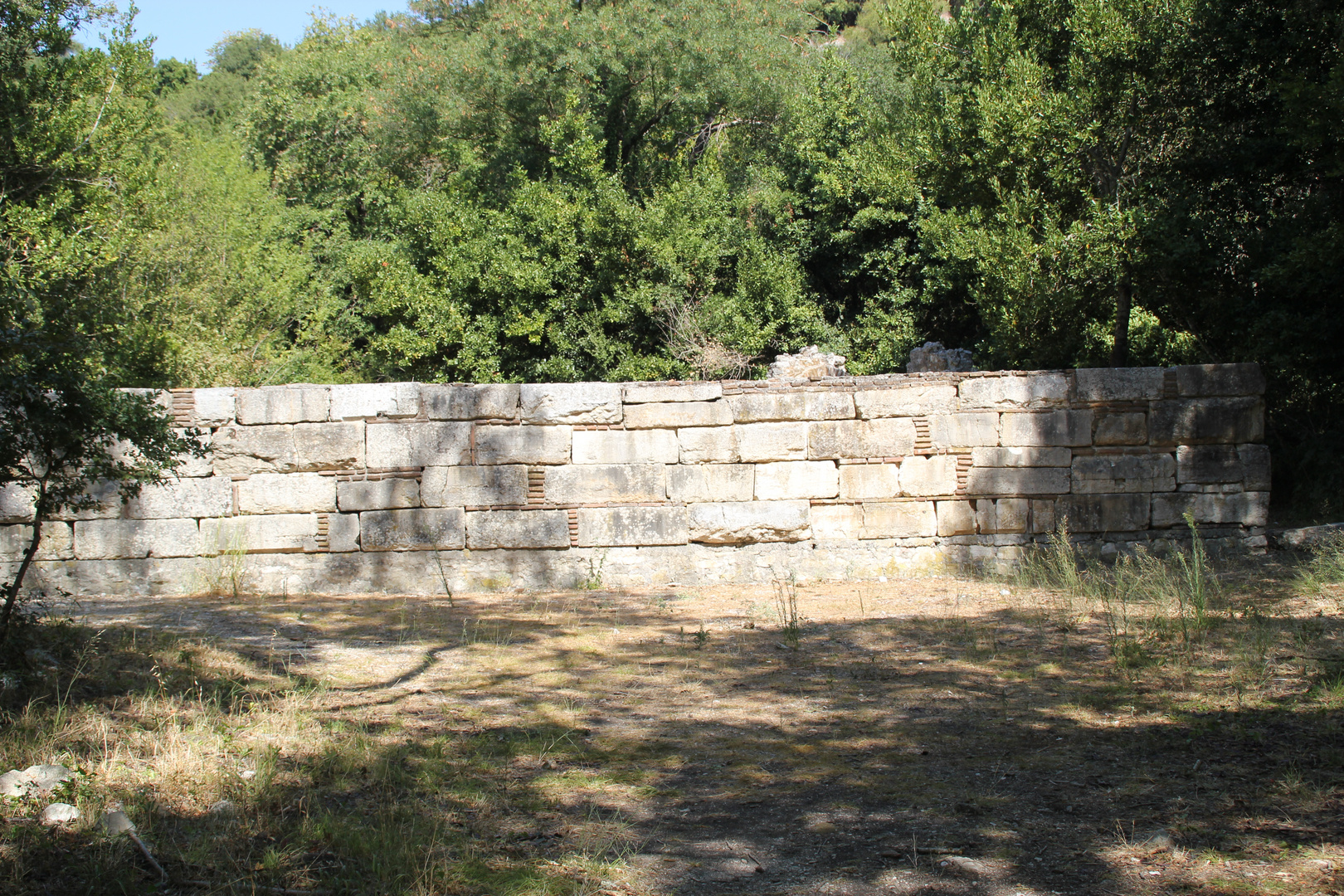 Ausgrabungsstätte Butrint / Albanien: Trockenmauer aus griechischer Zeit