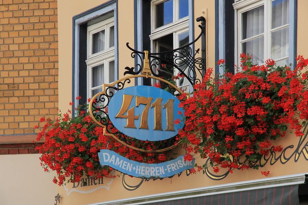 Aushängeschild in Ahrweiler Foto & Bild | architektur, architektonische ...