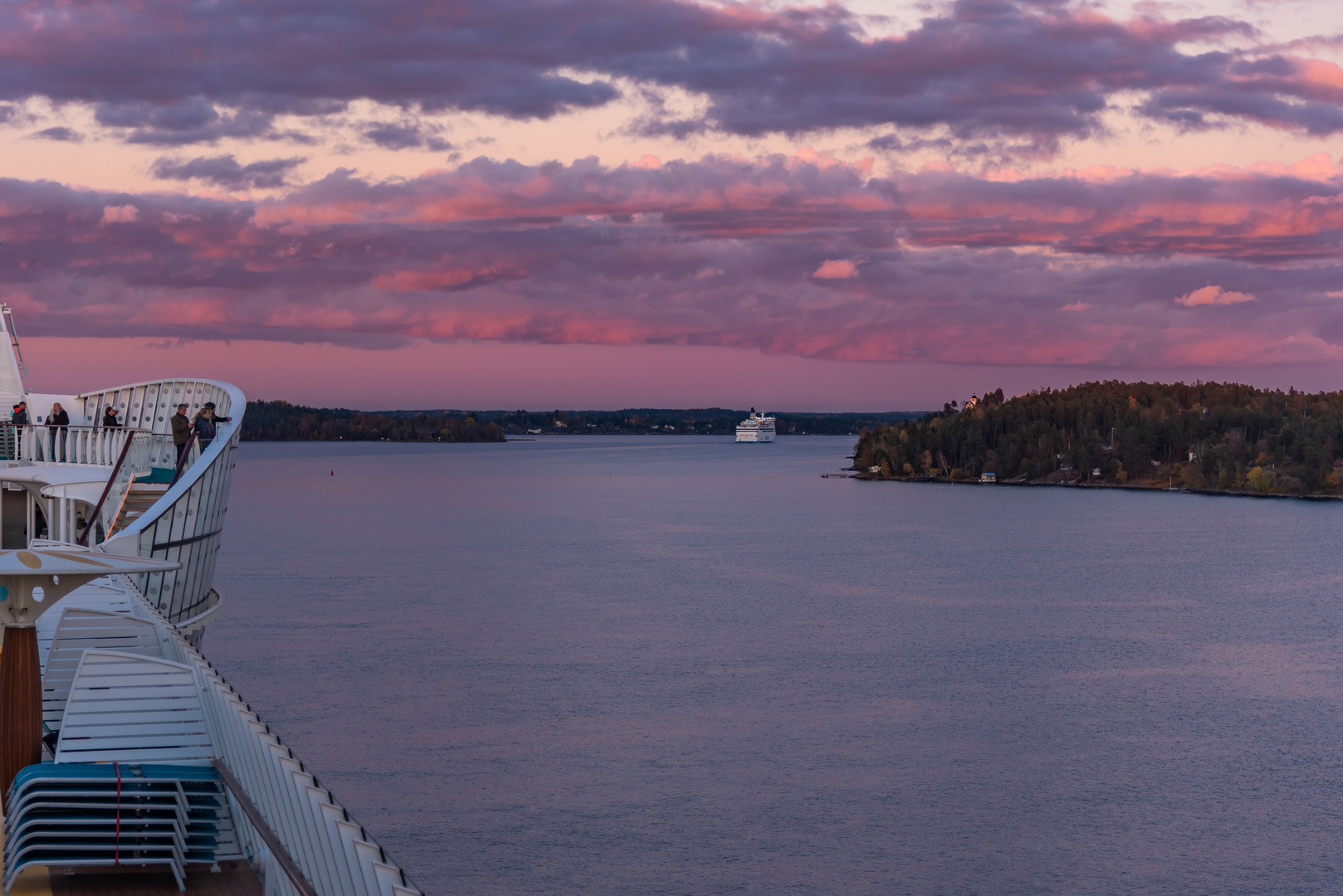 Auslaufen bei Sonnenuntergang in Schweden