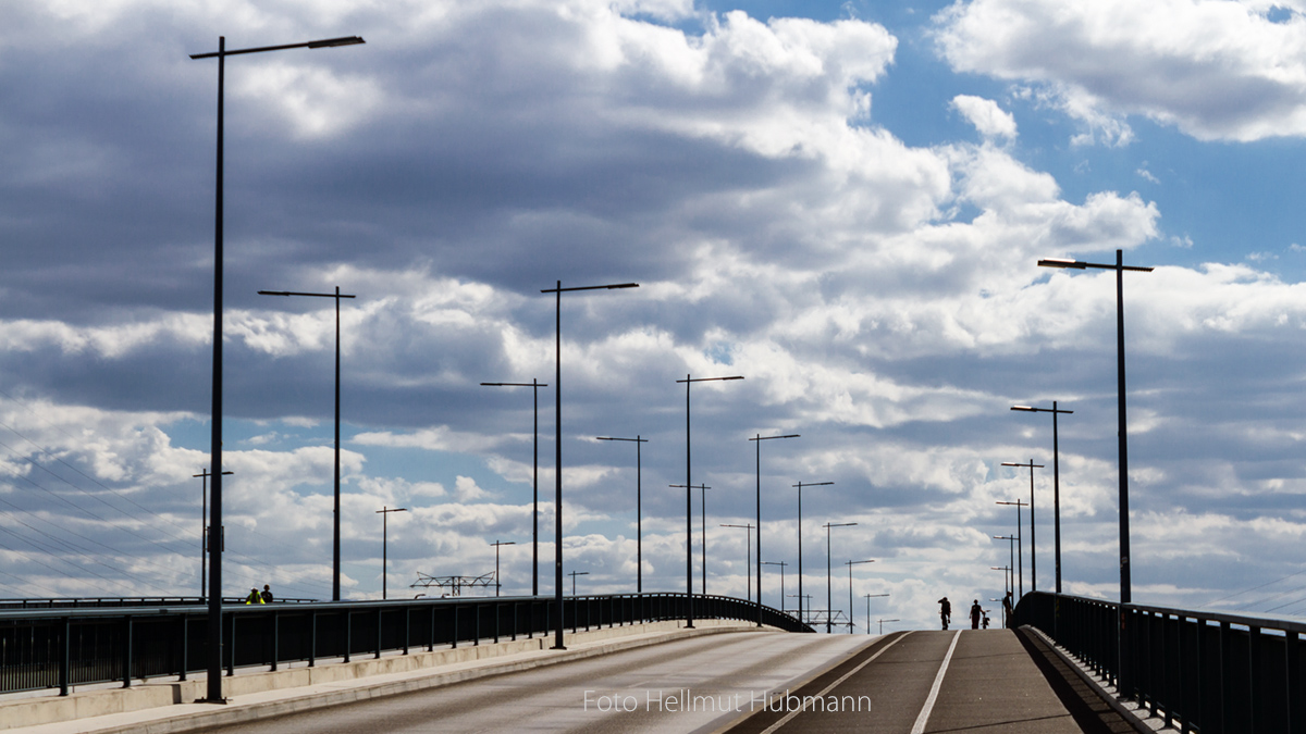 AUSSCHAU UND BEGEGNUNG - MINNA TODENHAGEN-BRÜCKE BERLIN