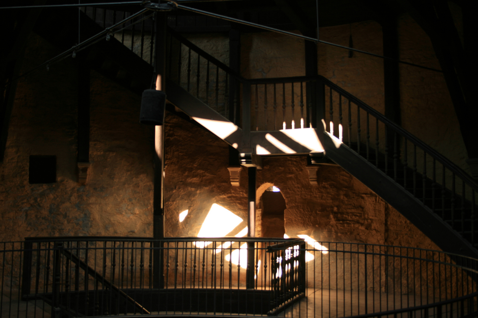 Ausschnitt der Wendeltreppe im Turm der Plesseburg