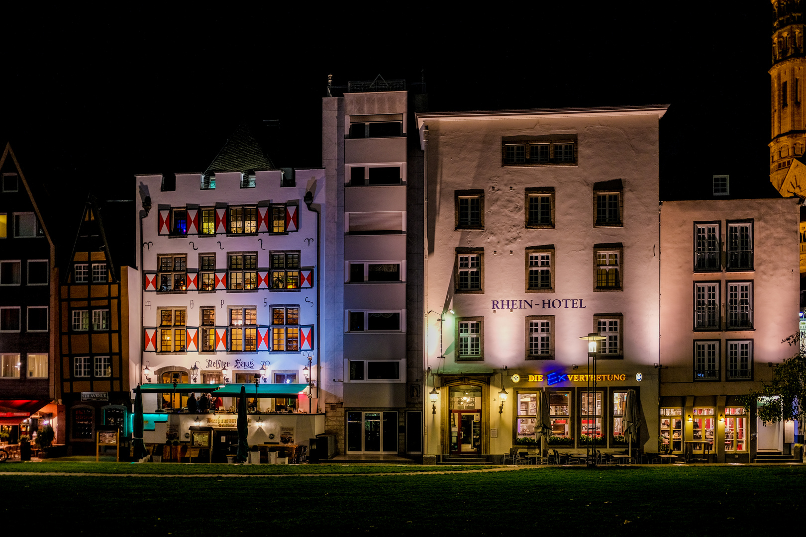 Ausschnitt Uferpromenade Köln