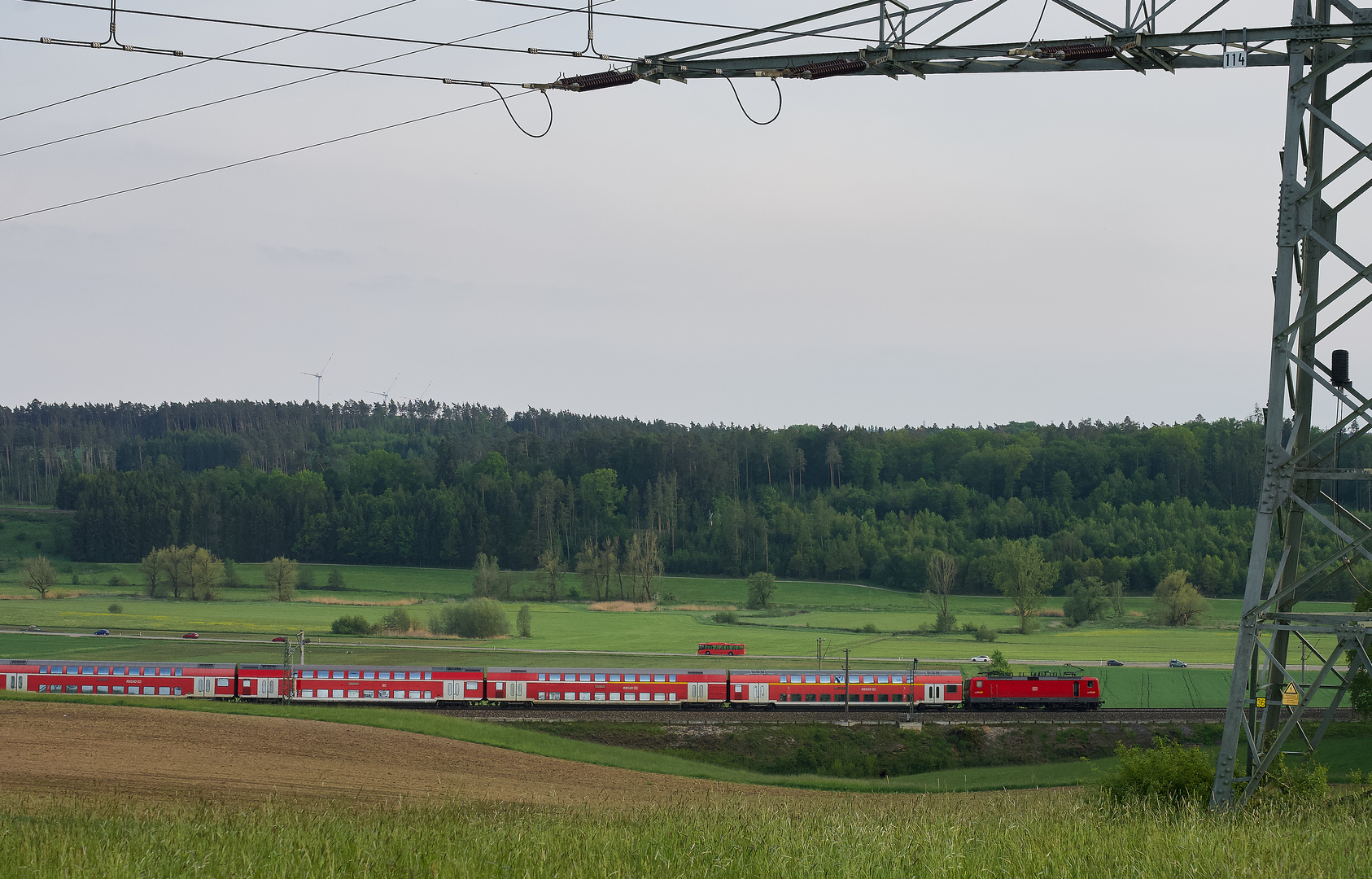 Außen rot und innen leer,