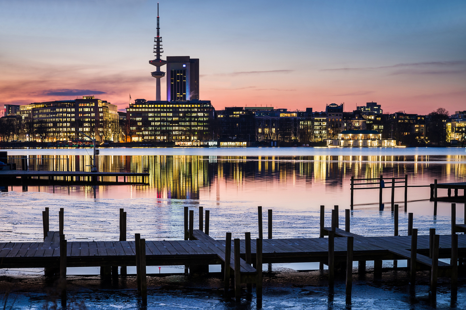 Außenalster am Winterabend