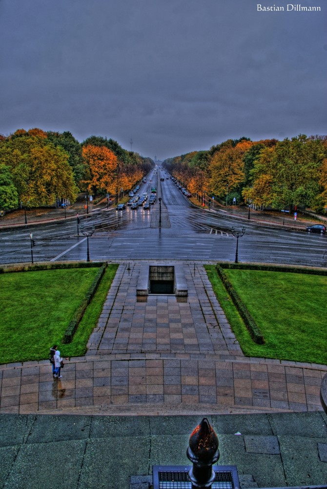 Aussicht auf Brandenburger Tor u. Fernsehturm