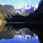 Aussicht auf den Dachstein vom Gosausee aus im Abendlicht