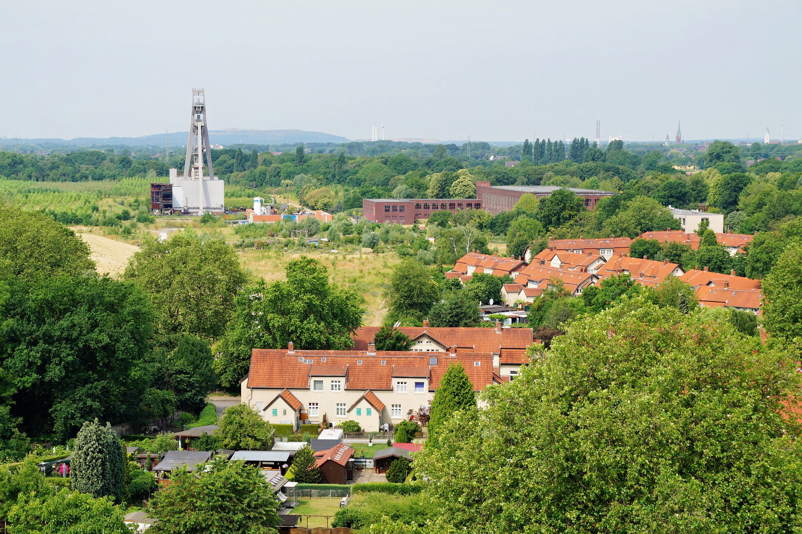 Aussicht auf Zeche Hugo vom Kirchturm St. Ludgerus