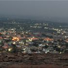 Aussicht Kuchaman Fort zur blauen Stunde