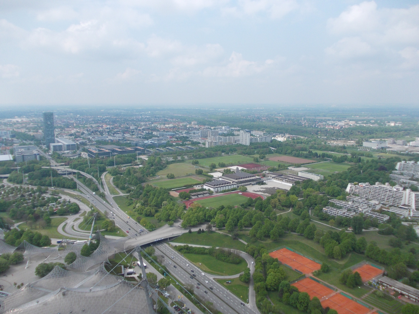 Aussicht Olympiaturm (ca. 200 Meter)