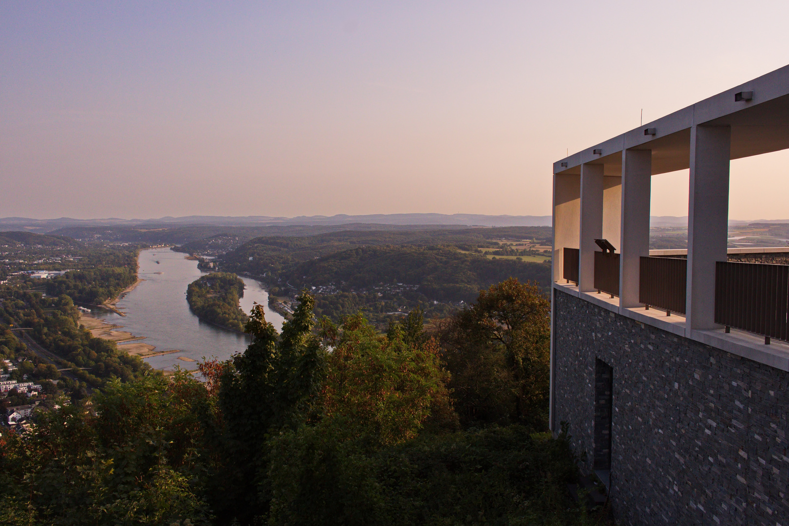 Aussicht vom Drachenfels nahe Königswinter. 