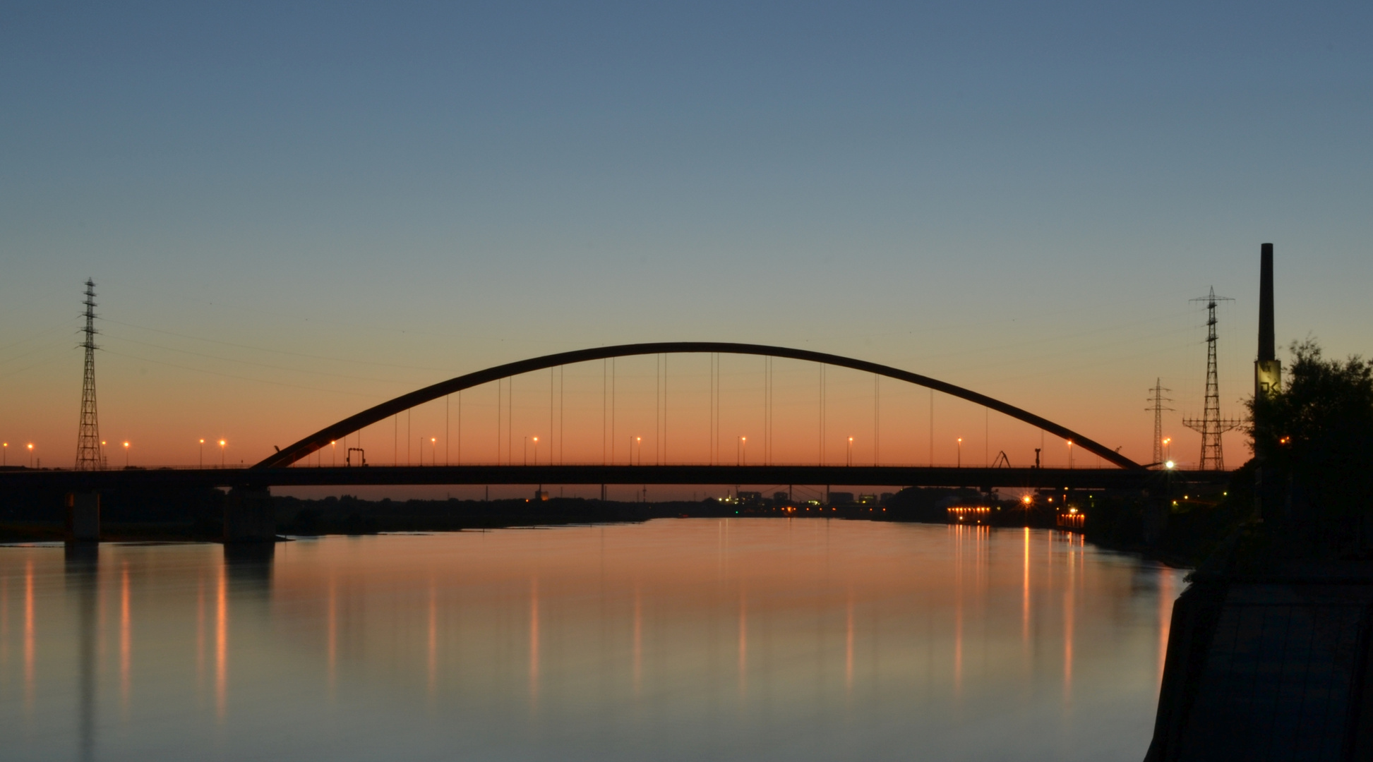 Aussicht vom Duisburger Rheinpark