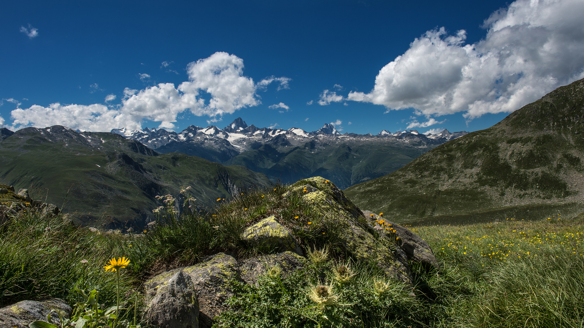 Aussicht vom Nufenenpass 2478 m.ü,M