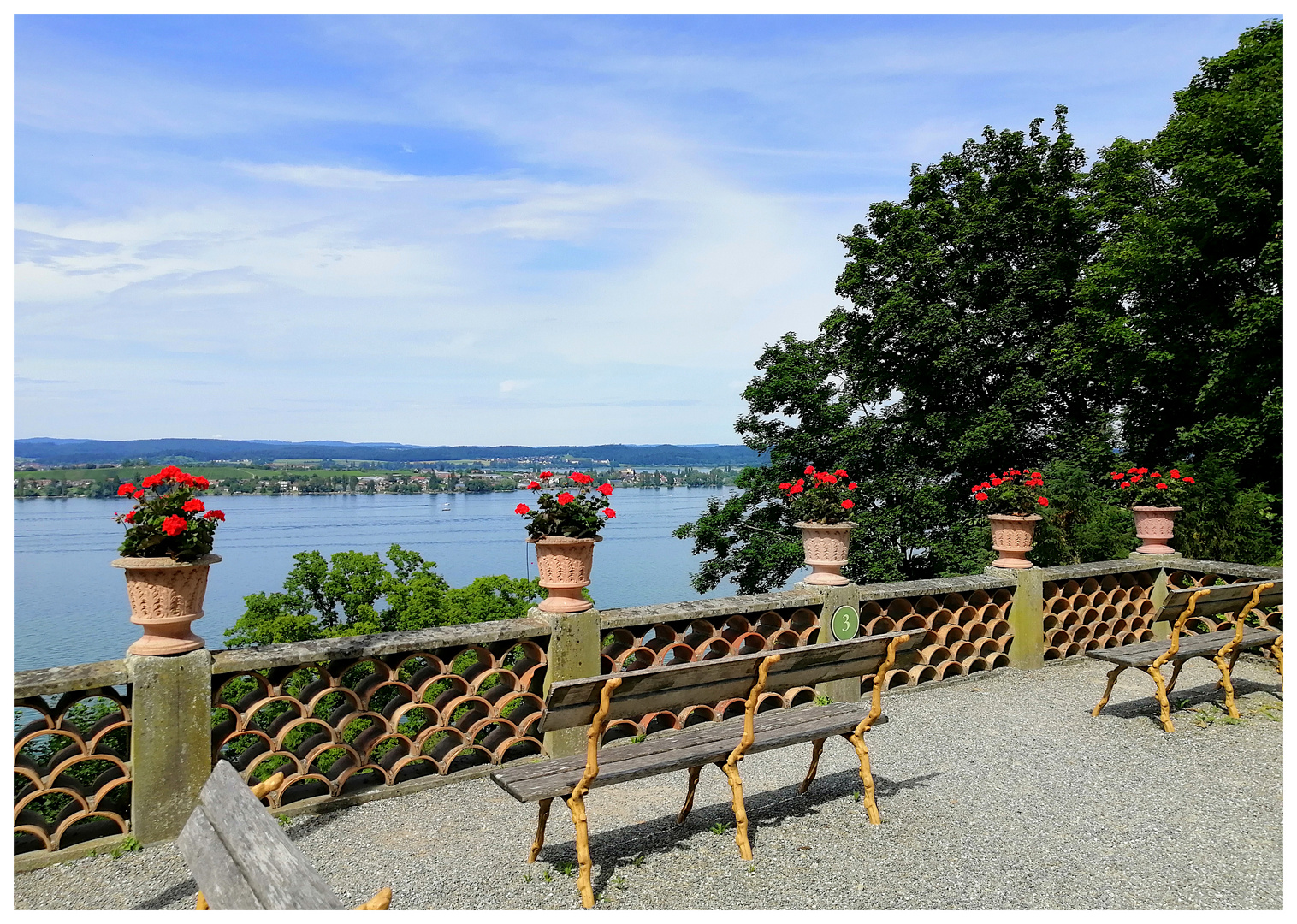 Aussicht vom Schloss Arenenberg auf Untersee und Reichenau