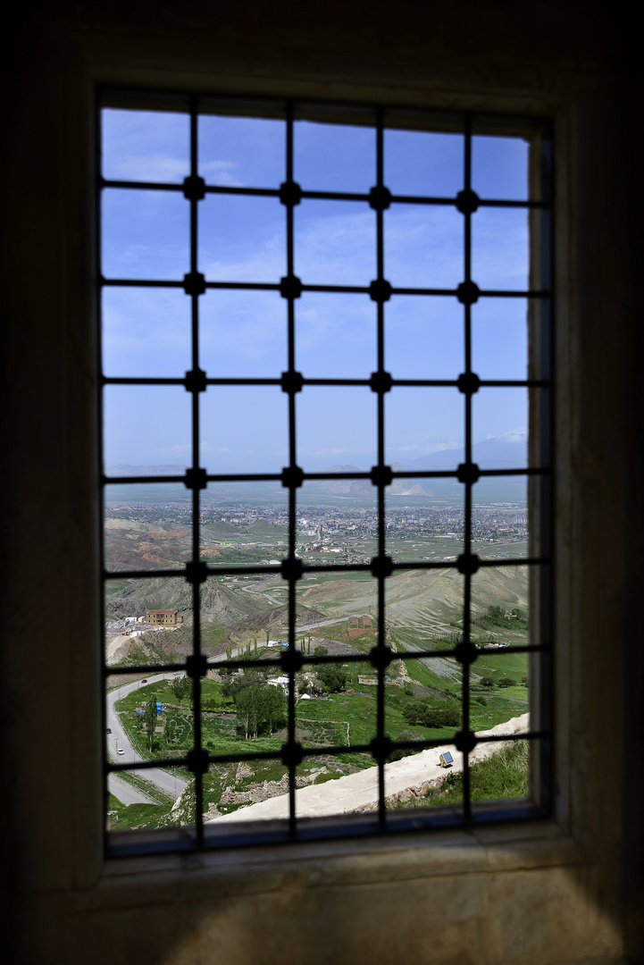 Aussicht vom  vom Ishak-Pascha-Palast zum Ararat Berg und der Stadt Do?ubeyaz?t