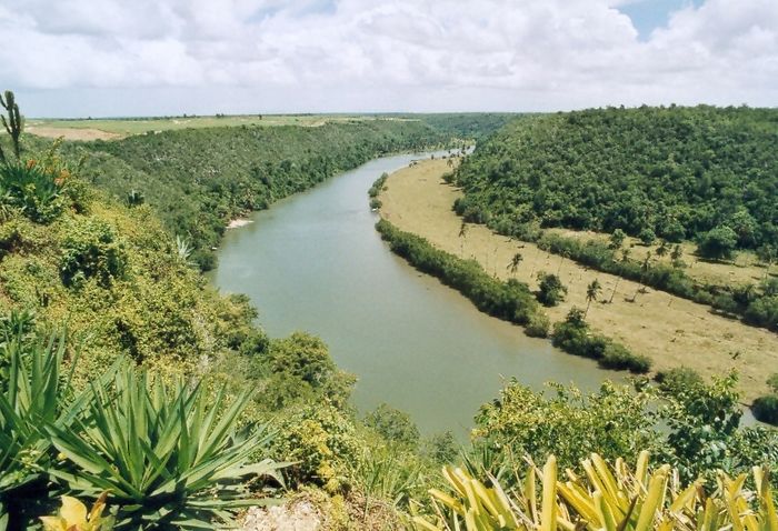 Aussicht von Altos de Chavon auf den Rio Chavon