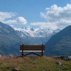 Aussichtsbank mit Blick auf das Berninamassiv