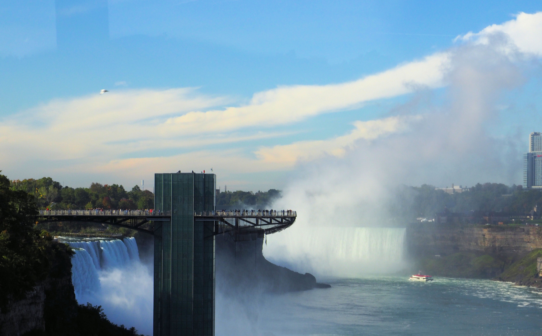 Aussichtspattform Niagarafalls auf der Amerikanischen Seite...