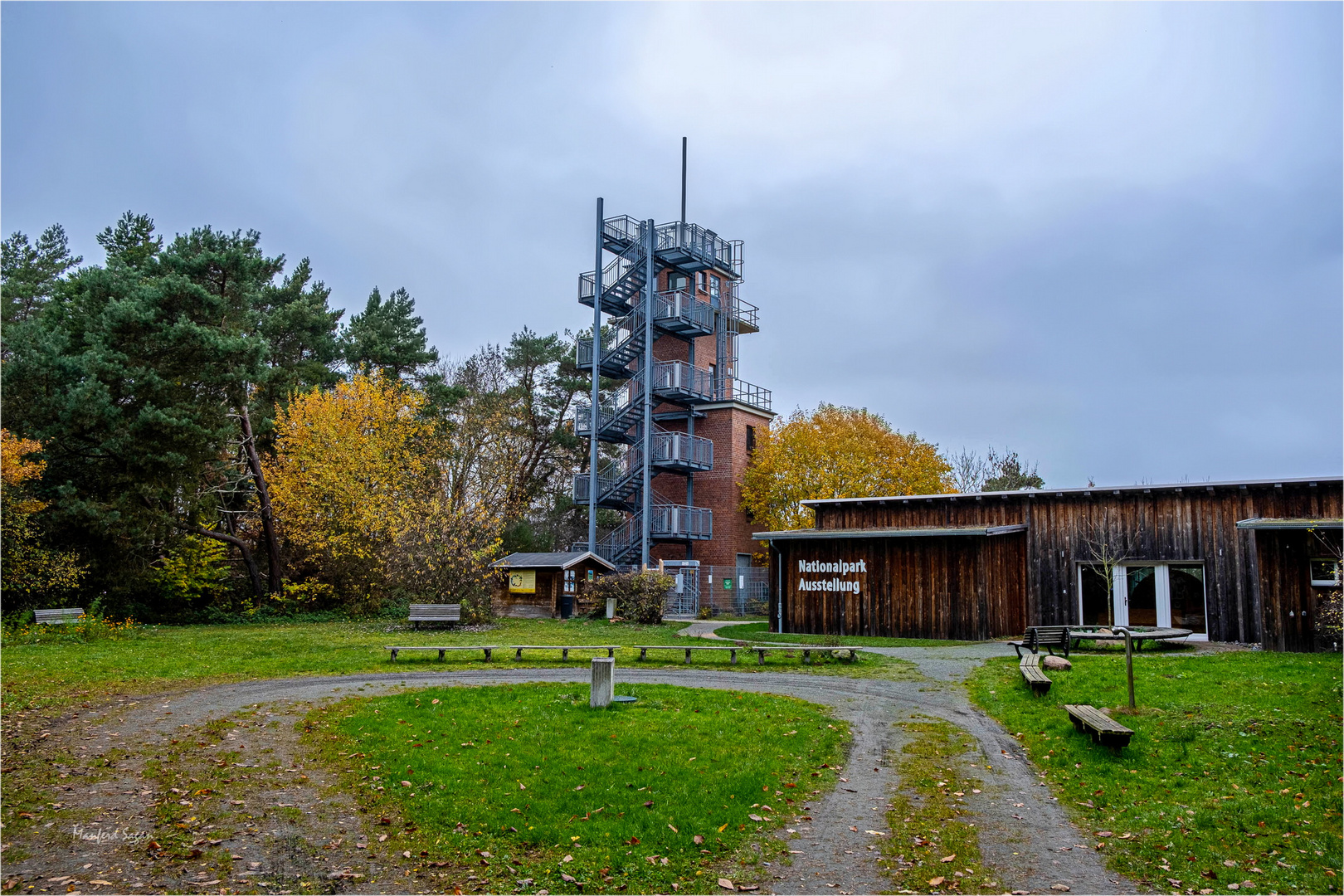 Aussichtsturm auf dem Barhöfter Kliff... 