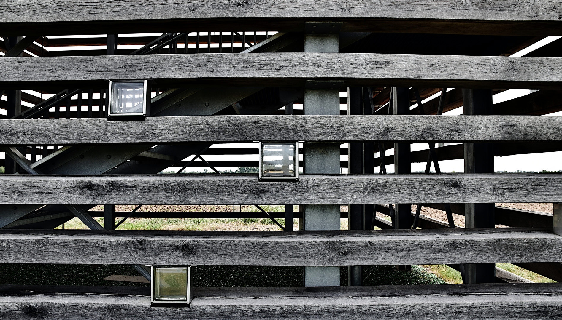 Aussichtsturm mit DURCHBLICK