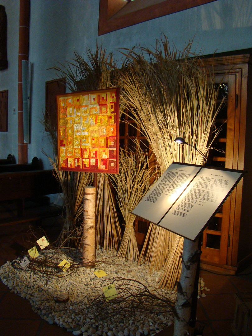 Ausstellung Lebensmuster in der Kirche