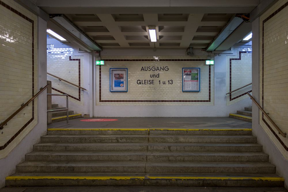 Ausstieg von den Bahnsteigen