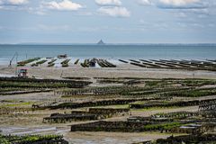 Austernfarm bei Cancale - im Hintergrund Mont Saint Michel