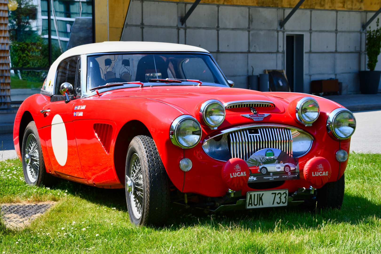 Austin Healey in rot